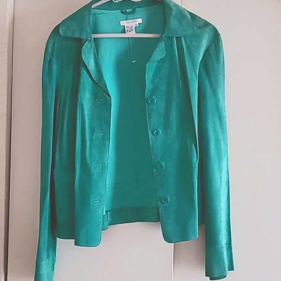 JACKET - Picture 1 of 4